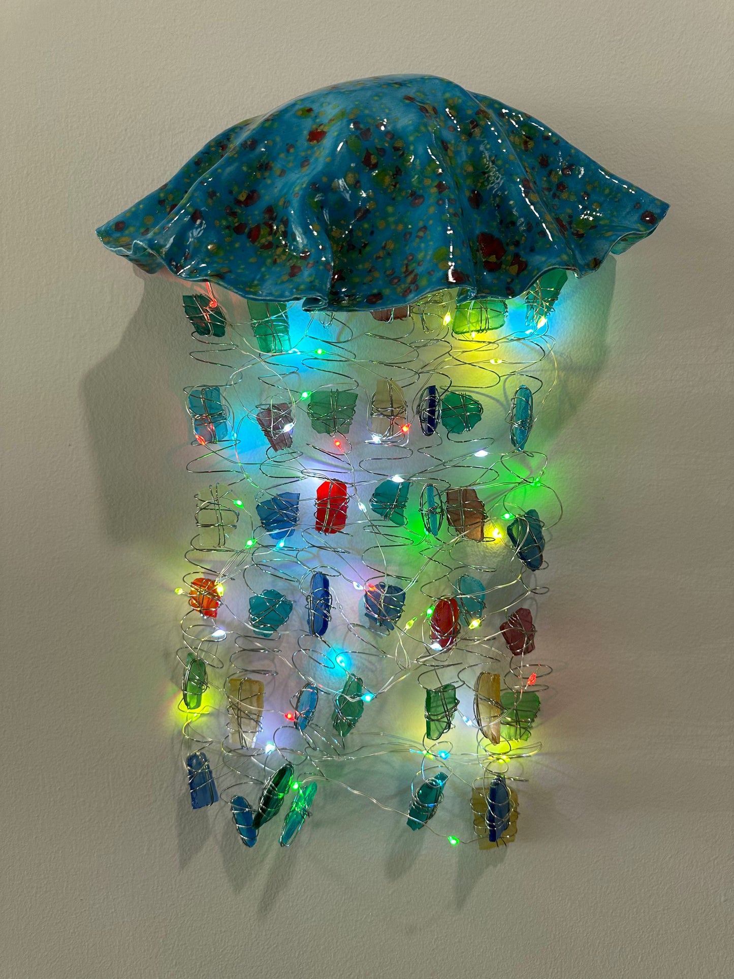1/2 Monet's Jelly with color changing lights, remote and USB